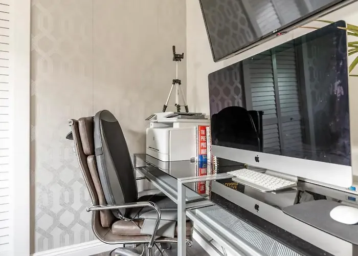 Gorgeous Dtla W/ View + Hot Tub!